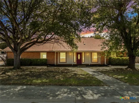 1505 Hawk Trail