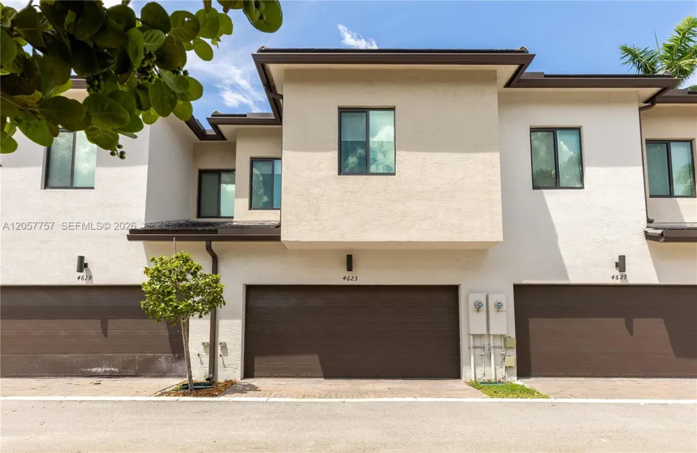 4623 NW 83rd Pkwy Doral, FL 33166