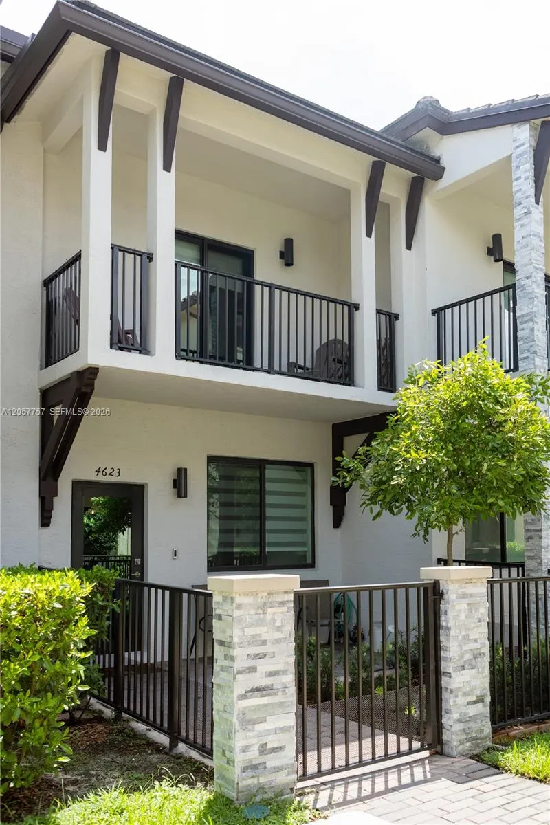 4623 NW 83rd Pkwy Doral, FL 33166