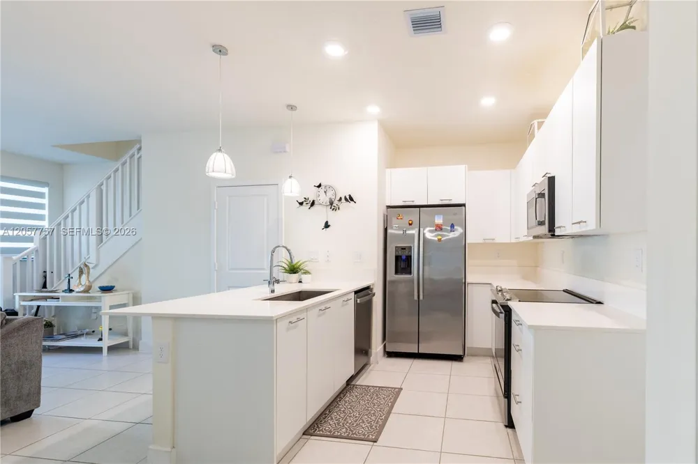 4623 NW 83rd Pkwy Doral, FL 33166