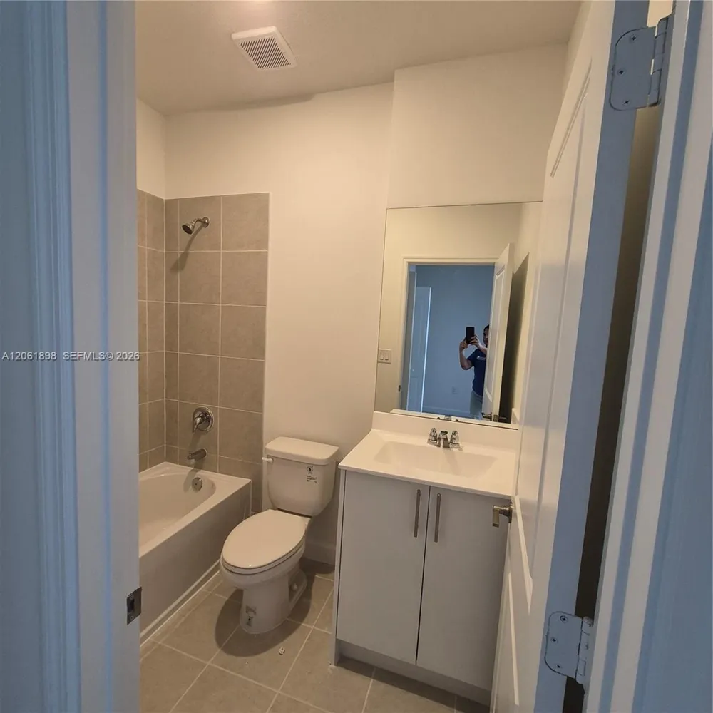 Address Not Shown Florida City, FL 33034