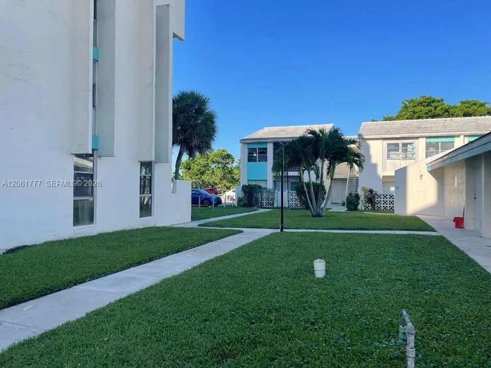 2017 NW 46th Ave #A202 Lauderhill, FL 33313