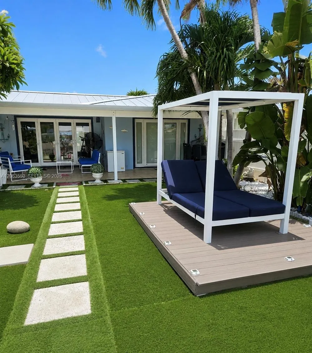 160 10th St Key Colony, FL 33051