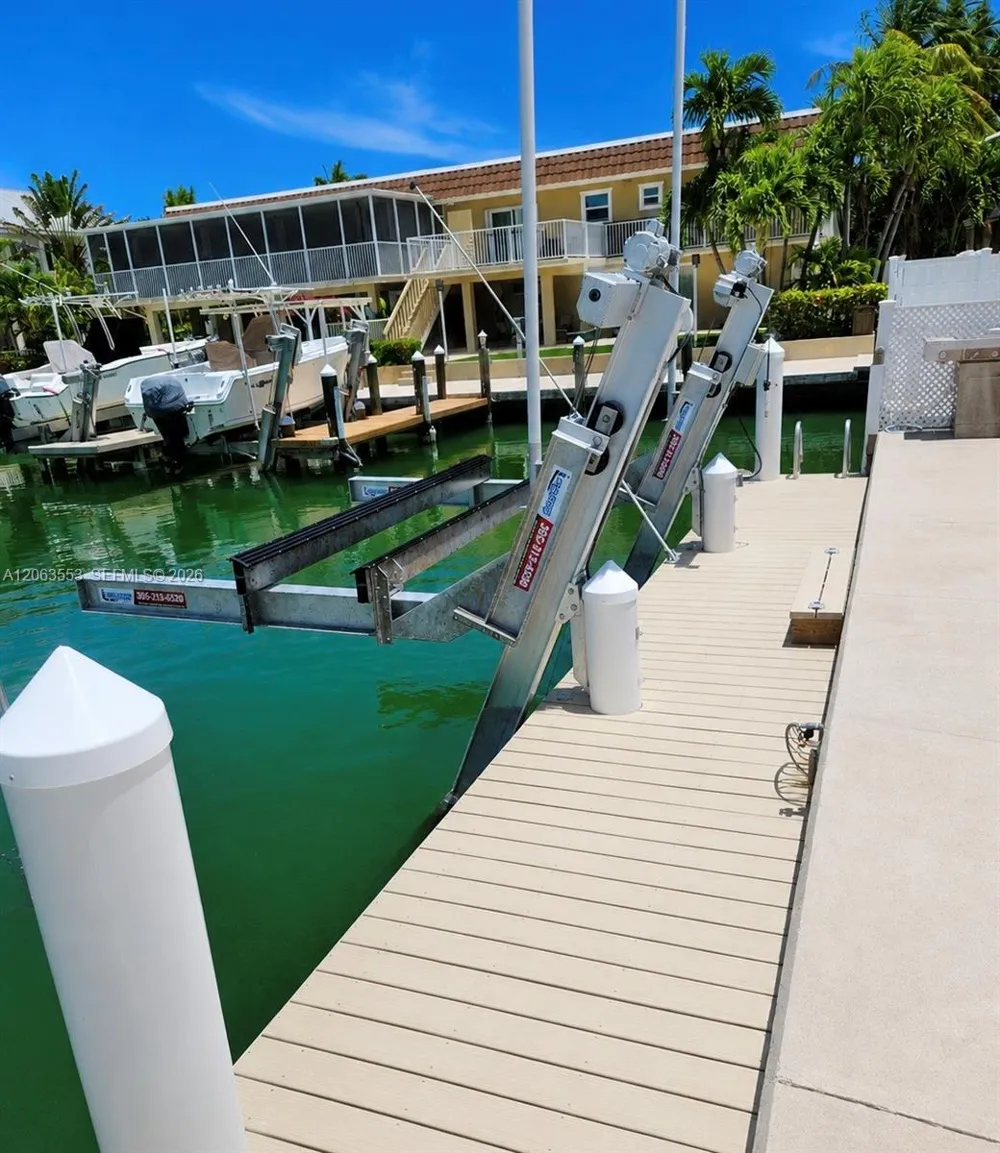 160 10th St Key Colony, FL 33051