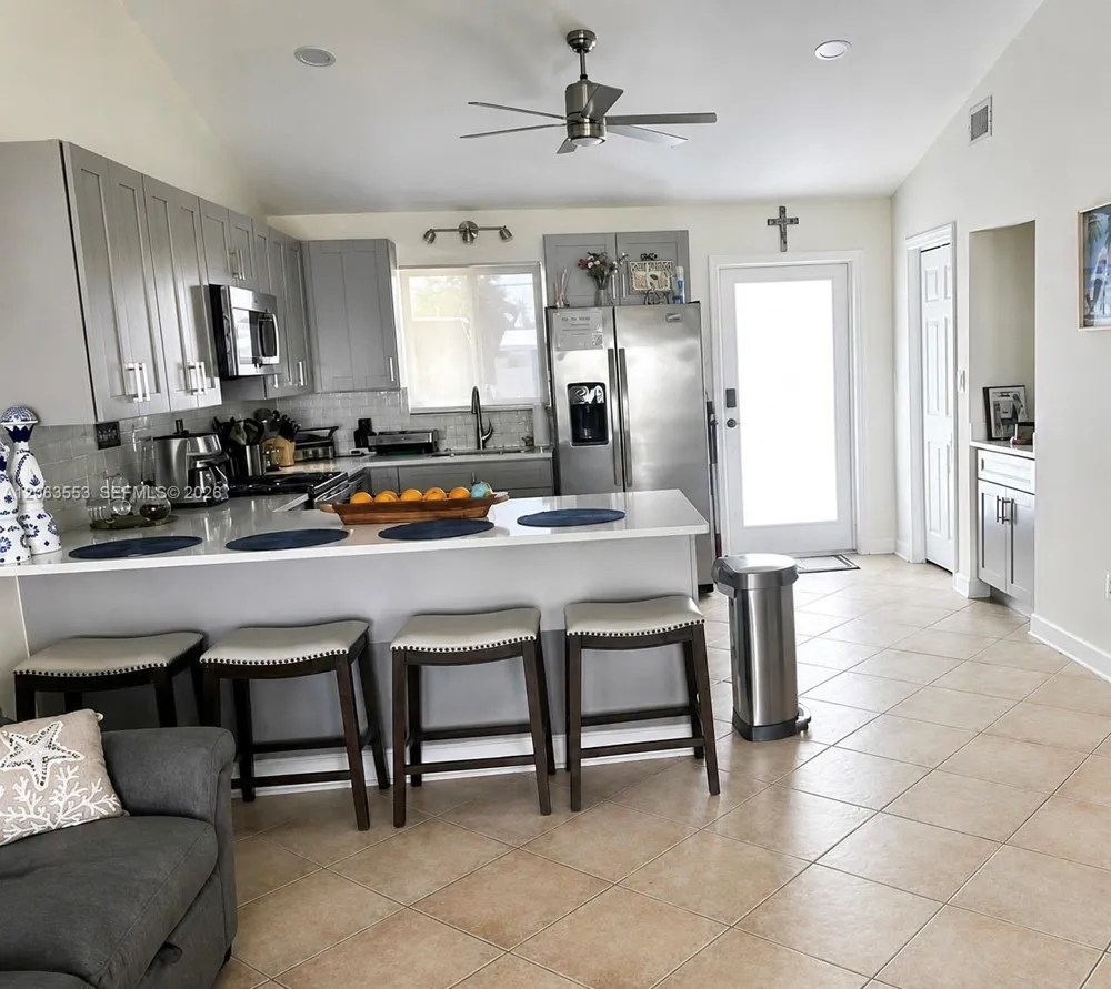 160 10th St Key Colony, FL 33051