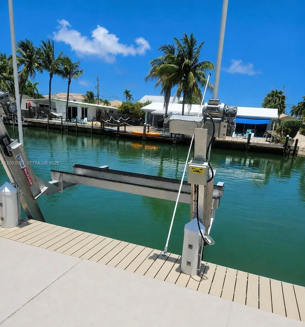 160 10th St Key Colony, FL 33051