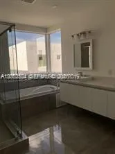 10125 NW 75 terr Miami, FL 33178