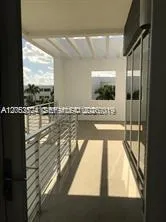 10125 NW 75 terr Miami, FL 33178