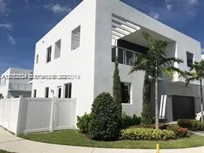 10125 NW 75 terr Miami, FL 33178