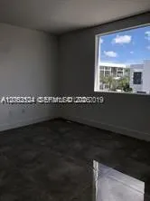 10125 NW 75 terr Miami, FL 33178