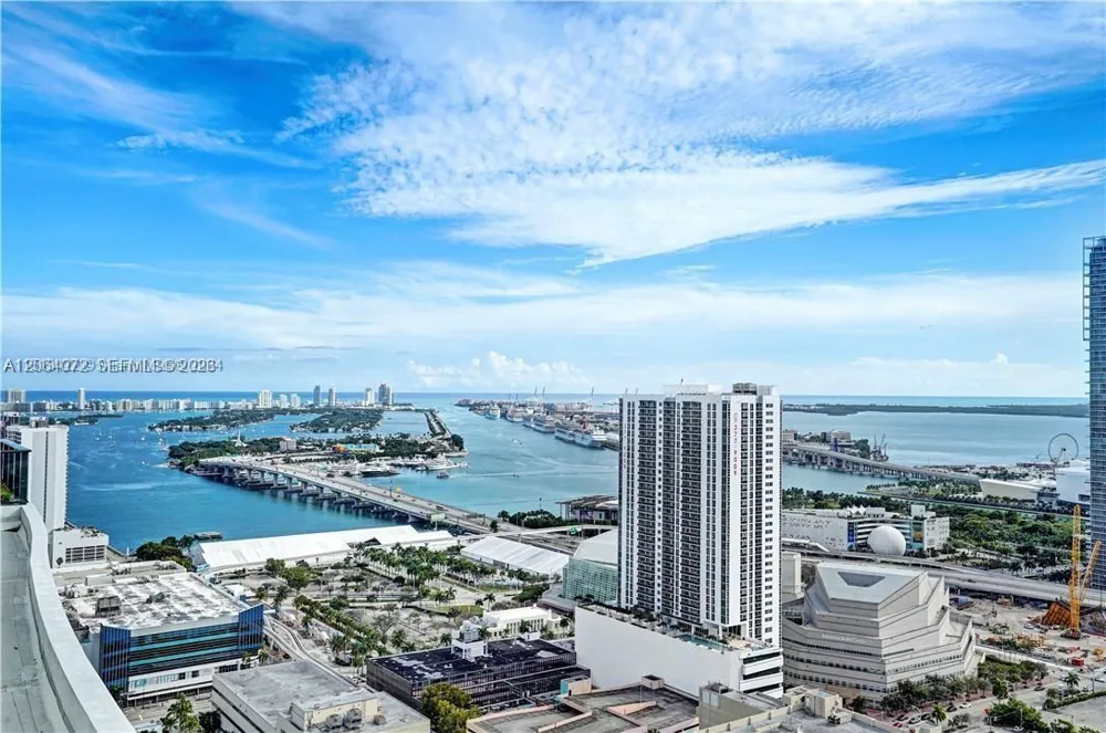 1600 NE 1st Ave #2903 Miami, FL 33132