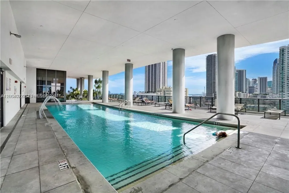 1600 NE 1st Ave #2903 Miami, FL 33132
