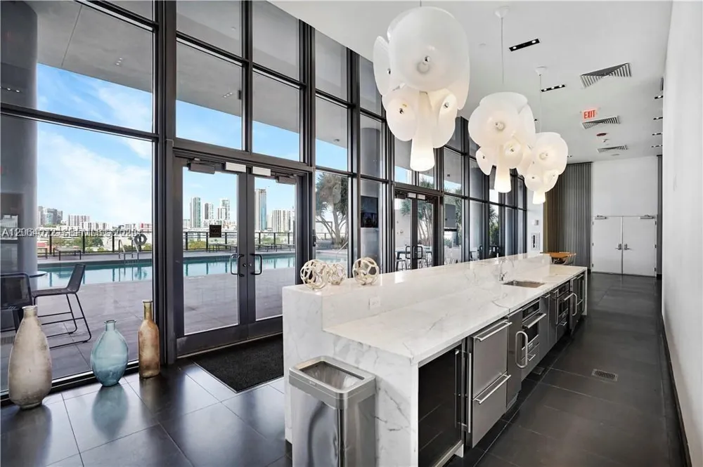 1600 NE 1st Ave #2903 Miami, FL 33132
