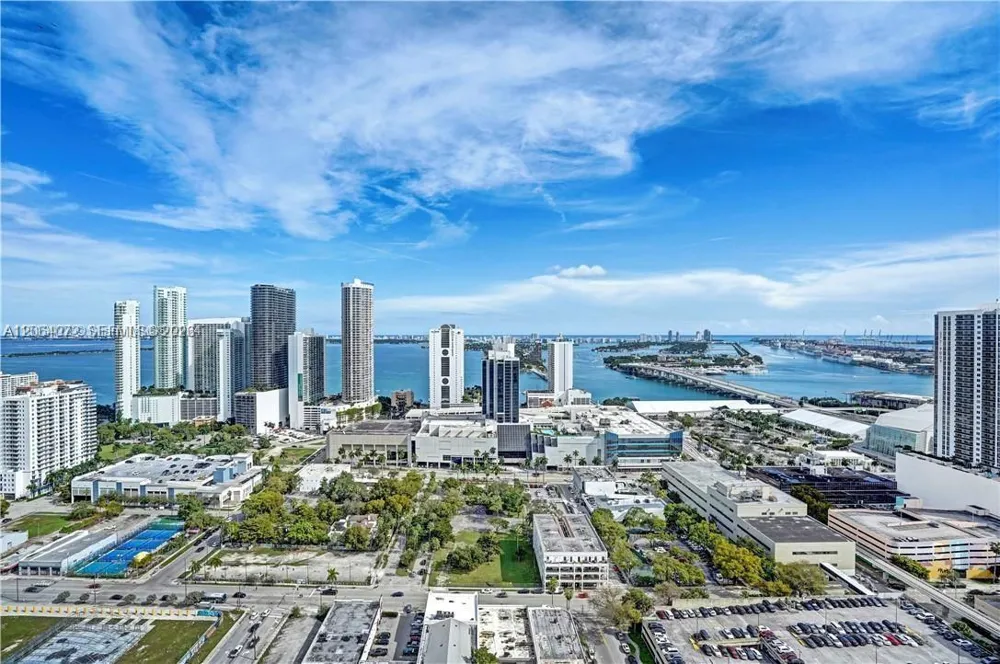 1600 NE 1st Ave #2903 Miami, FL 33132