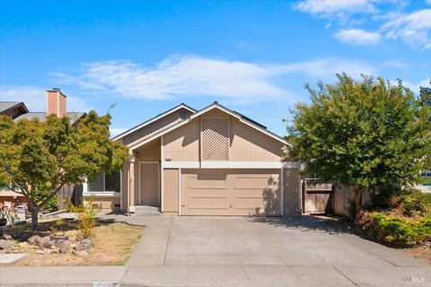 7486 Mercedes Way