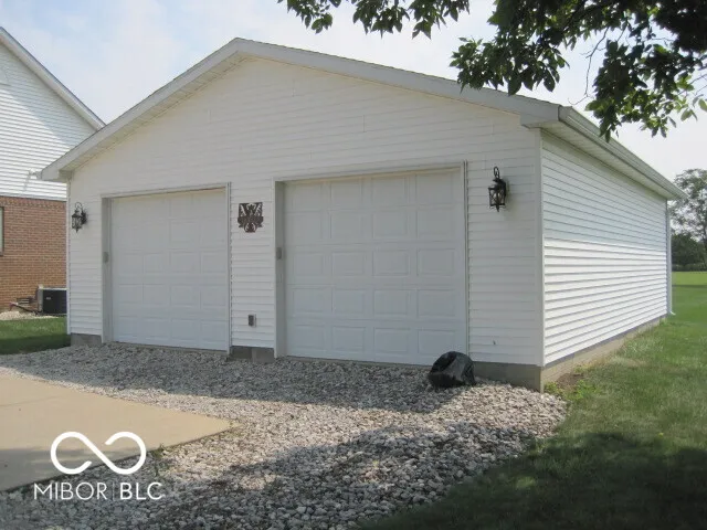 1025 500 W Lebanon, IN 46052