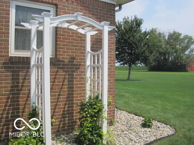 1025 500 W Lebanon, IN 46052