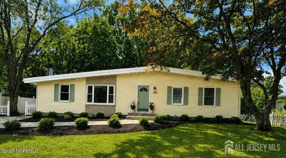 253 Parkview Terrace Middletown, NJ 07738