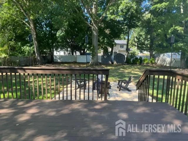 253 Parkview Terrace Middletown, NJ 07738