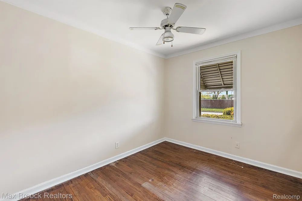 561 E Bennett Avenue Ferndale City, MI 48220