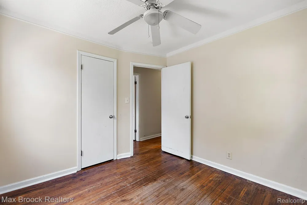 561 E Bennett Avenue Ferndale City, MI 48220