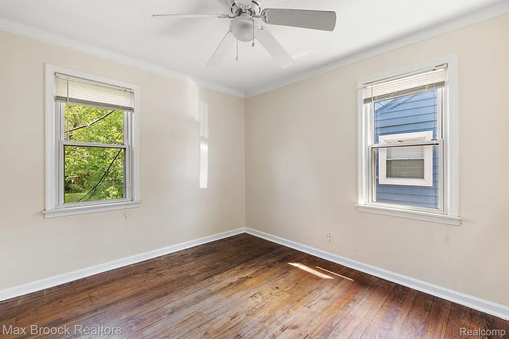 561 E Bennett Avenue Ferndale City, MI 48220