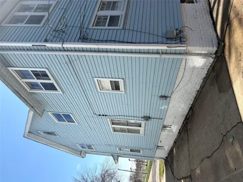 121 Jones Street #1