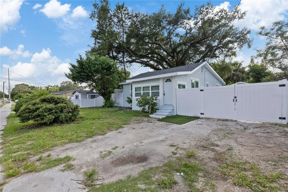 8714 BLVD Tampa, FL 33604