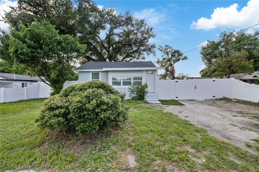 8714 BLVD Tampa, FL 33604