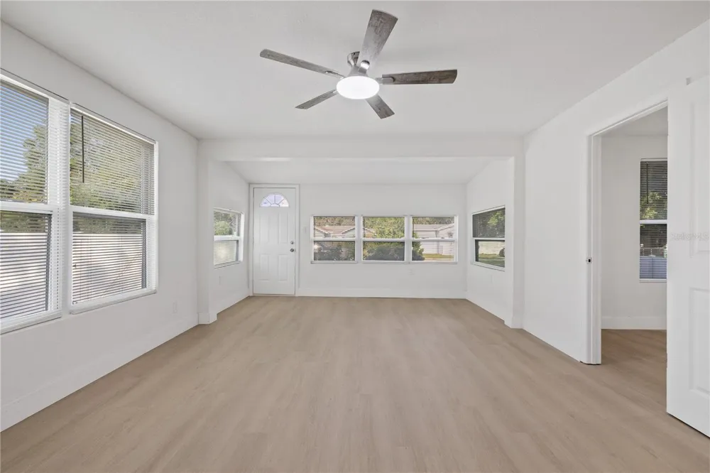 8714 BLVD Tampa, FL 33604