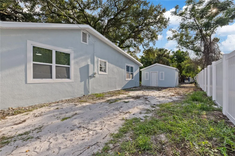 8714 BLVD Tampa, FL 33604
