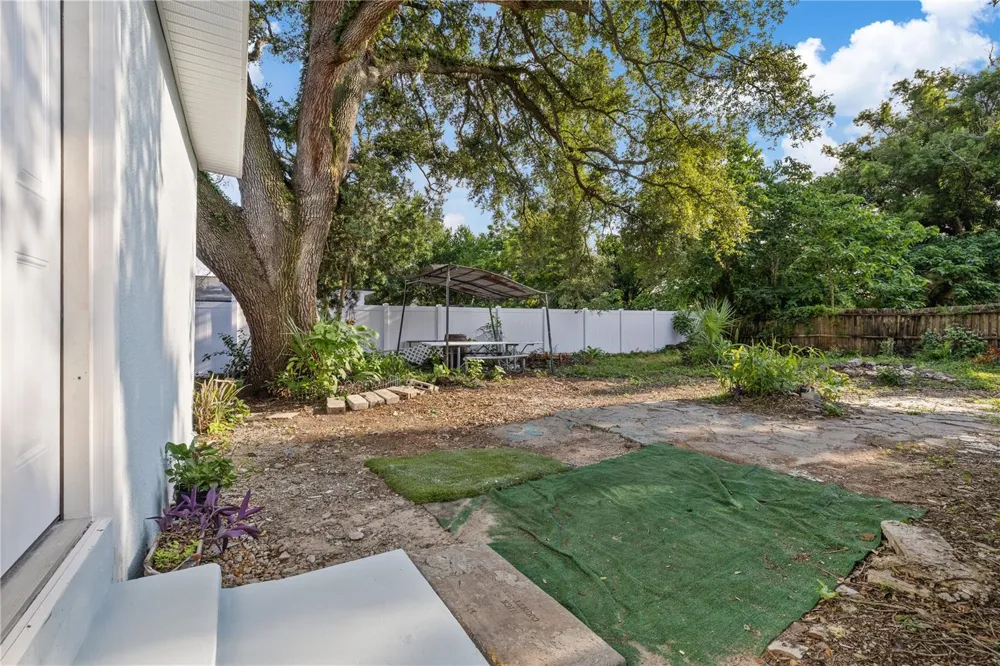8714 BLVD Tampa, FL 33604