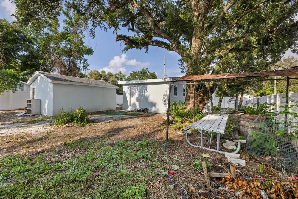 8714 BLVD Tampa, FL 33604