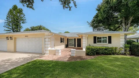 5621 PALM AIRE DRIVE