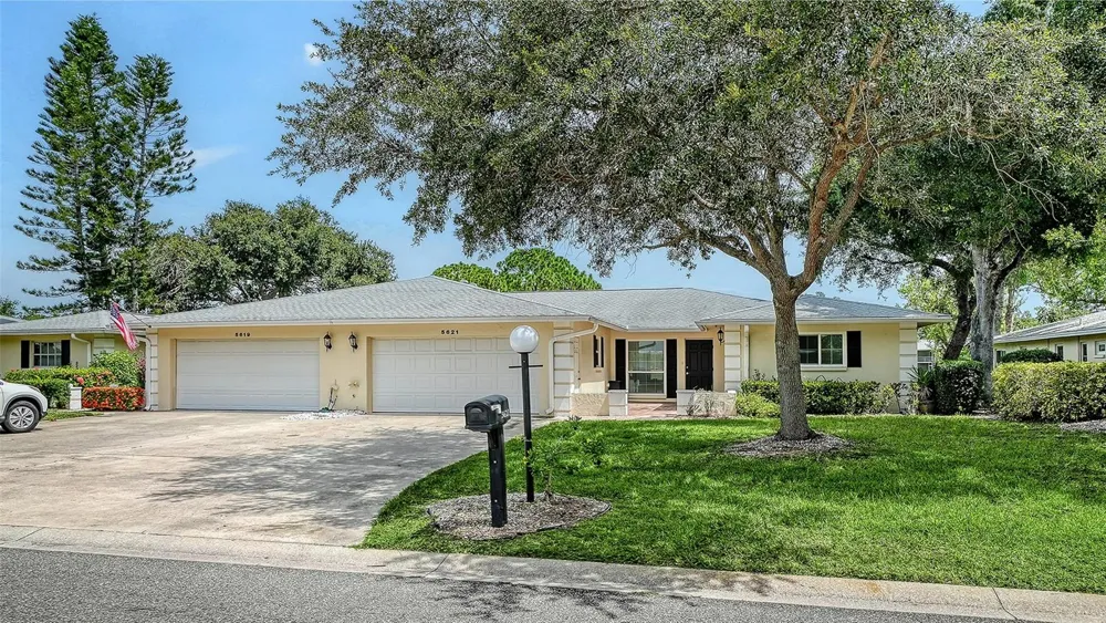 5621 PALM AIRE DRIVE Sarasota, FL 34243
