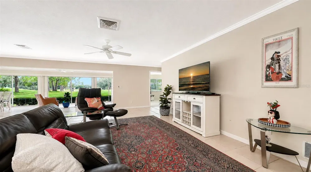 5621 PALM AIRE DRIVE Sarasota, FL 34243