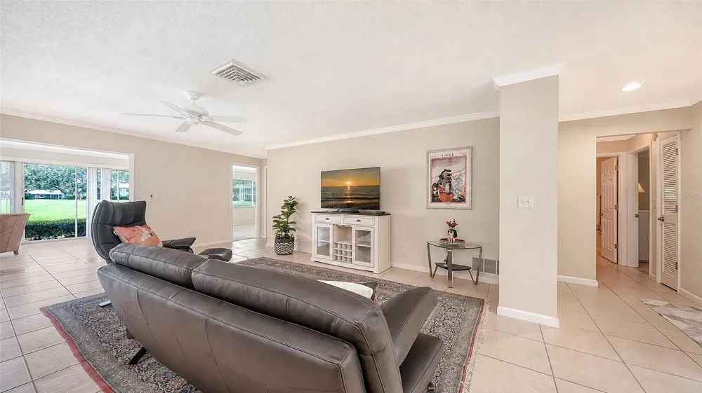 5621 PALM AIRE DRIVE Sarasota, FL 34243