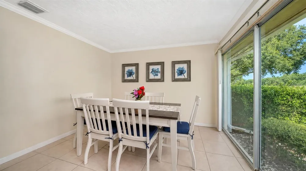 5621 PALM AIRE DRIVE Sarasota, FL 34243