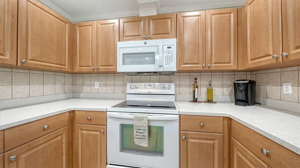 5621 PALM AIRE DRIVE Sarasota, FL 34243