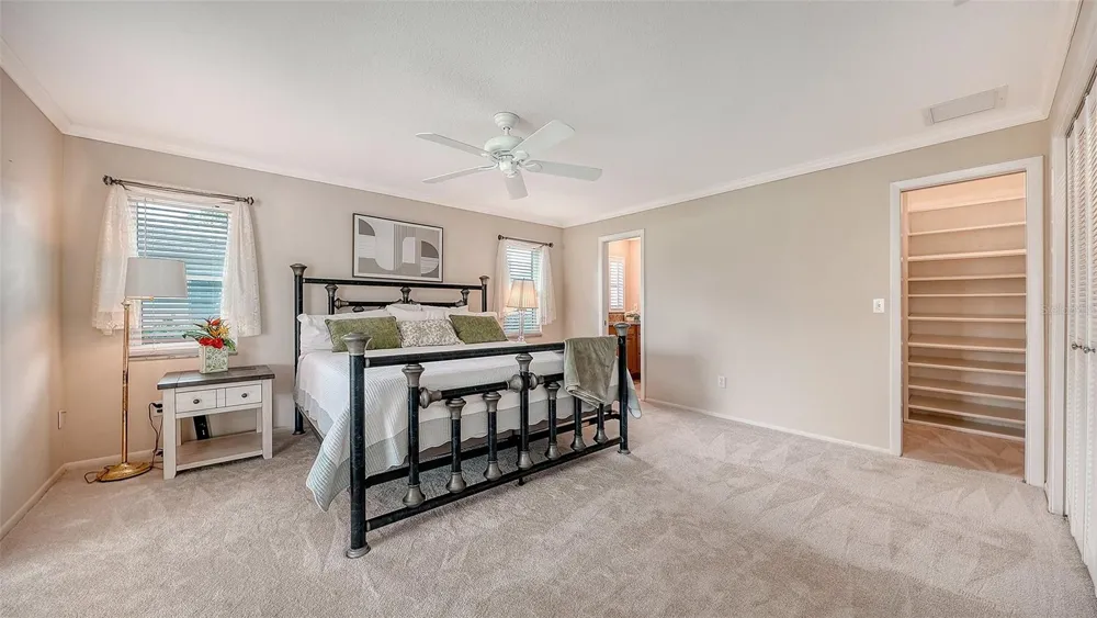 5621 PALM AIRE DRIVE Sarasota, FL 34243