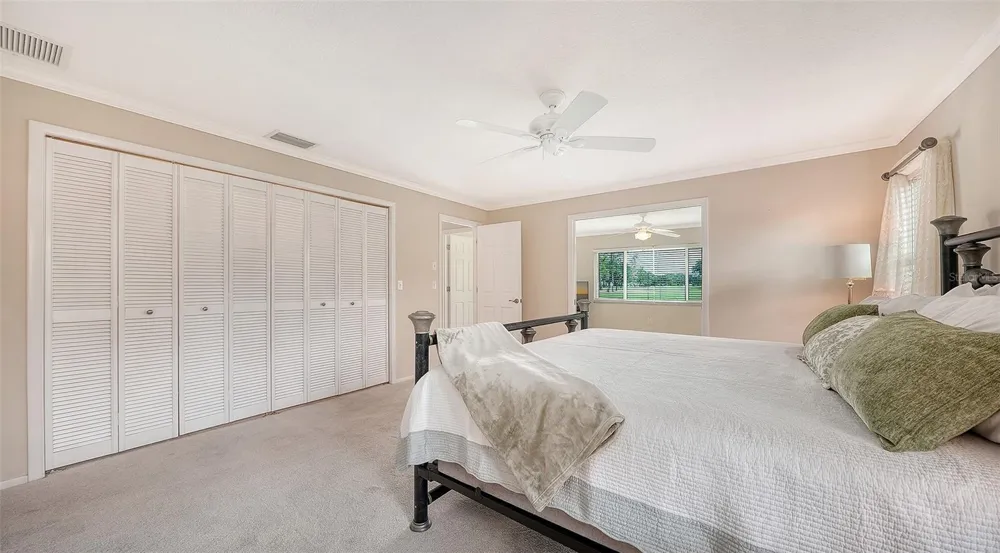 5621 PALM AIRE DRIVE Sarasota, FL 34243
