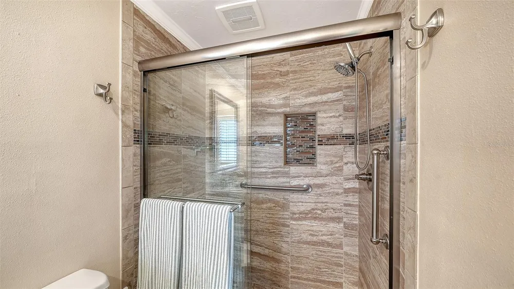 5621 PALM AIRE DRIVE Sarasota, FL 34243