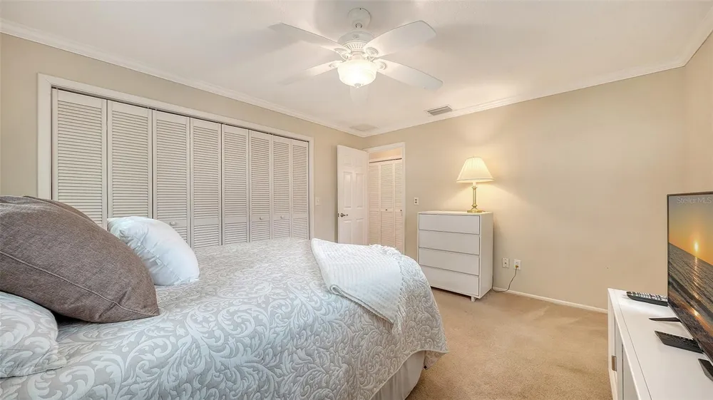 5621 PALM AIRE DRIVE Sarasota, FL 34243