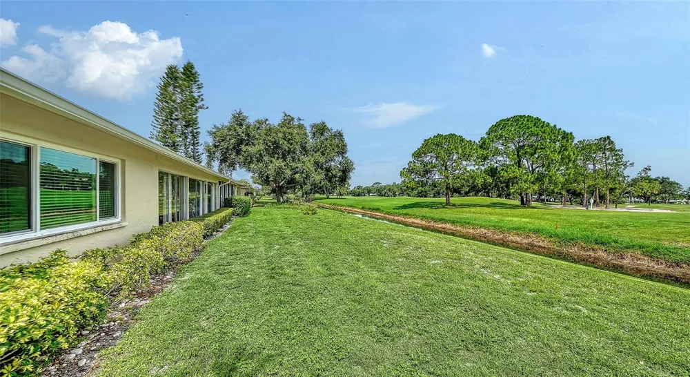 5621 PALM AIRE DRIVE Sarasota, FL 34243