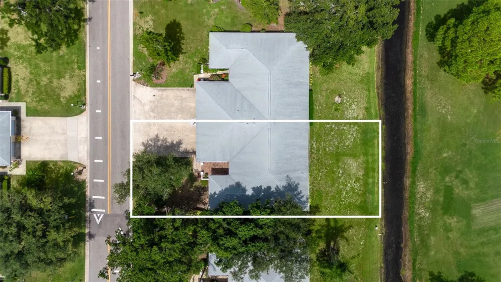 5621 PALM AIRE DRIVE Sarasota, FL 34243
