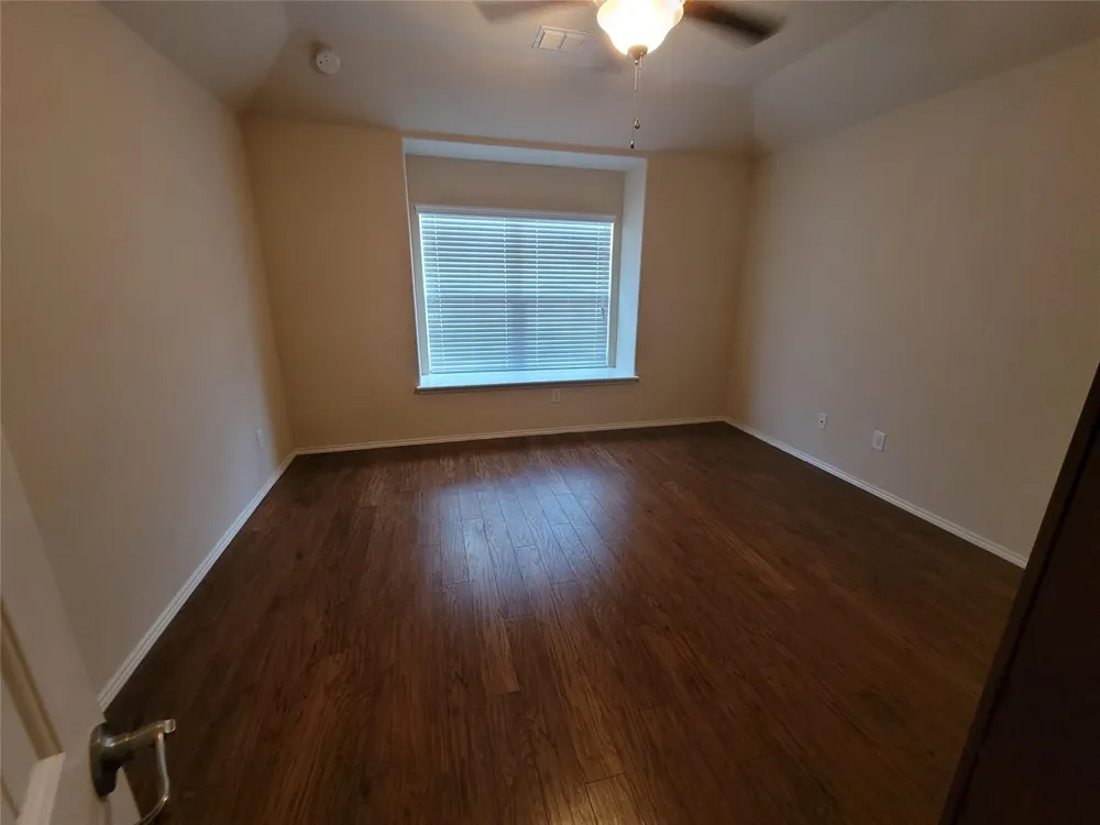 8913 Eastwood Avenue Cross Roads, TX 76227