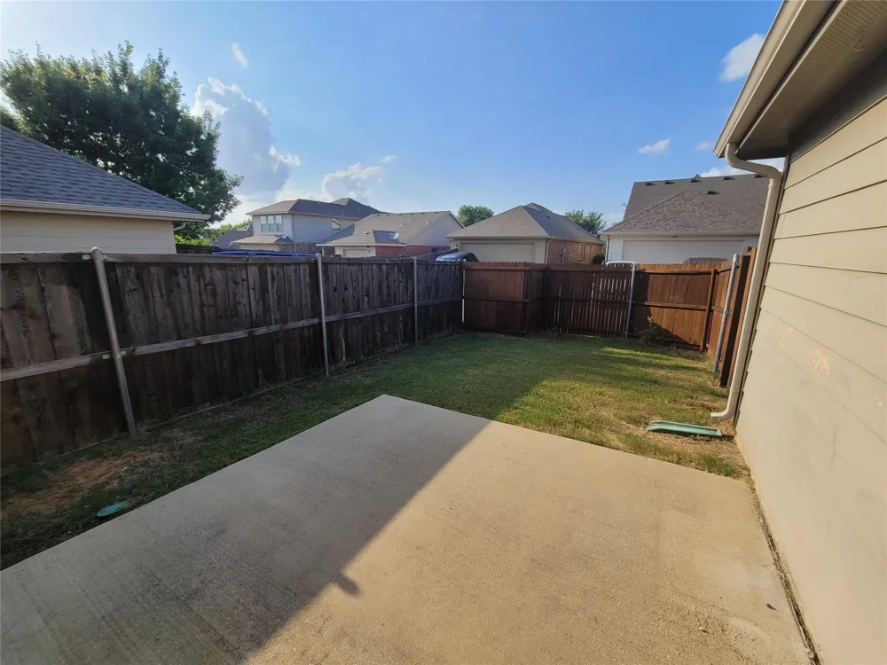 8913 Eastwood Avenue Cross Roads, TX 76227