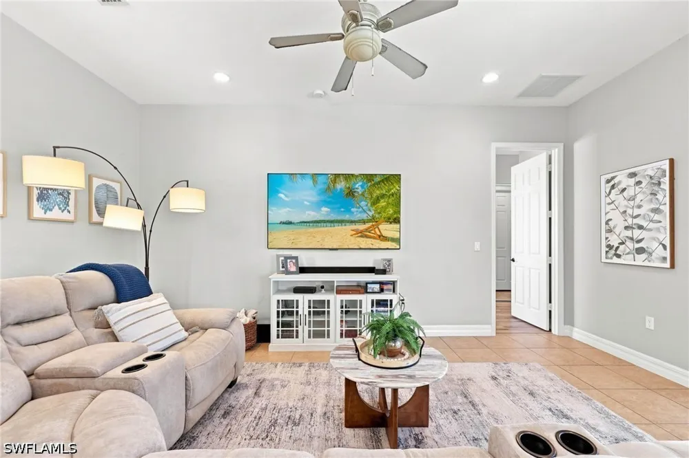 Pleasant Springs Drive Naples, FL 34119