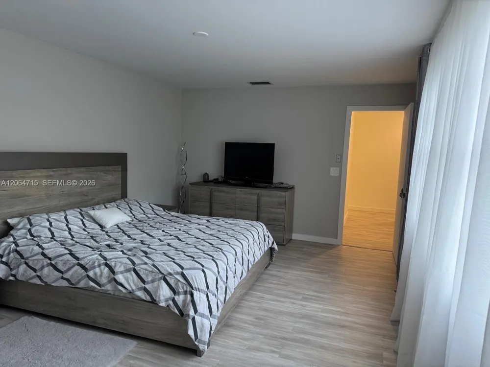 11008 Mainsail Dr Cooper City, FL 33026