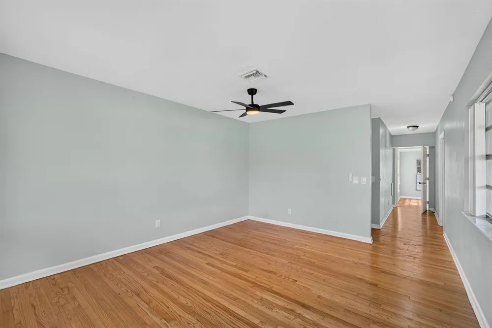 1547 W 10TH STREET Riviera Beach, FL 33404